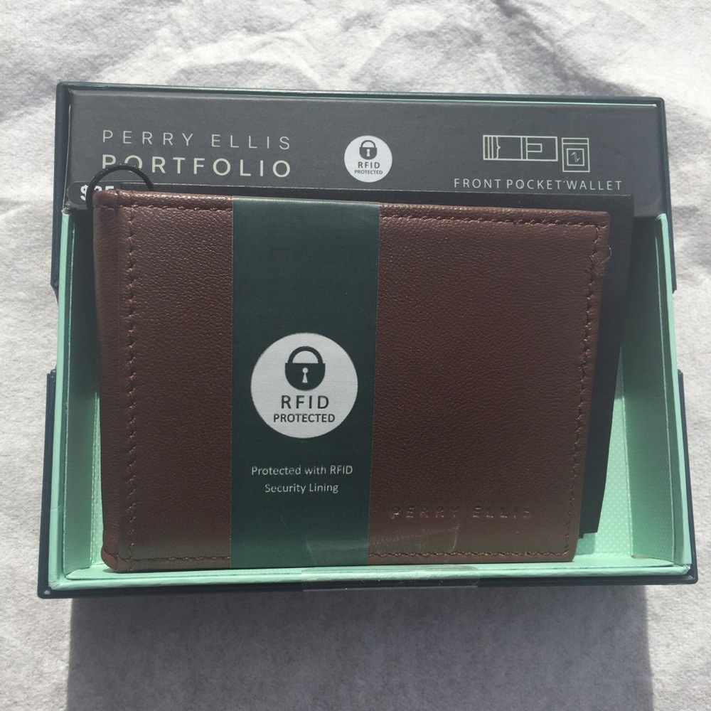 Perry Ellis Mens RFID protected Wallet
